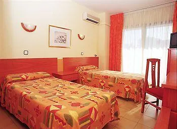 California Aptos 5* Салоу