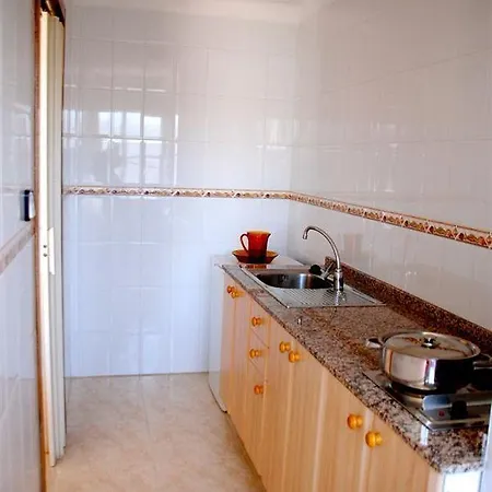 California Aptos 5* Салоу